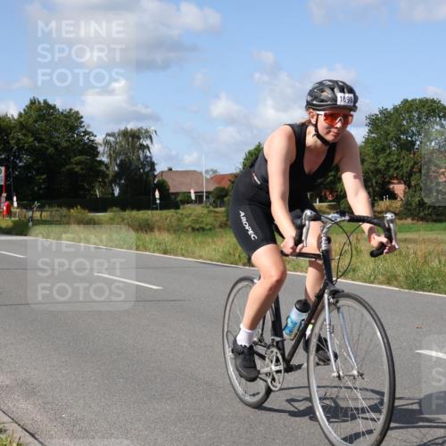 25.08.2024 - Elbe Triathlon Hamburg Fuchs,  Jonas http://msf.ph/oto/6868406 25.08.2024 11:03:26 Radfahren 1698, 1626, 1619 meine-sportfotos.de