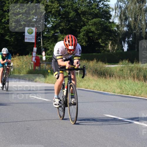 25.08.2024 - Elbe Triathlon Hamburg Fuchs,  Jonas http://msf.ph/oto/6868410 25.08.2024 09:30:41 Radfahren 88, 250, 70, 44, 304, 362 meine-sportfotos.de