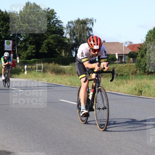 25.08.2024 - Elbe Triathlon Hamburg Fuchs,  Jonas http://msf.ph/oto/6868422 25.08.2024 09:30:41 Radfahren 88, 250, 70, 44, 304, 362 meine-sportfotos.de