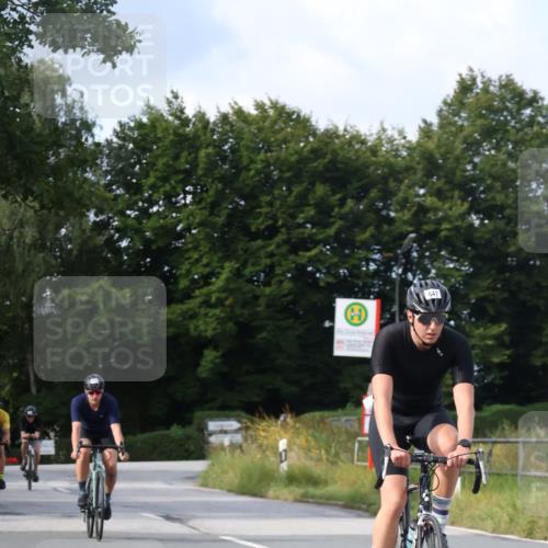 25.08.2024 - Elbe Triathlon Hamburg Fuchs,  Jonas http://msf.ph/oto/6868442 25.08.2024 10:21:10 Radfahren 487, 619, 344, 647, 639, 583, 632, 592 meine-sportfotos.de