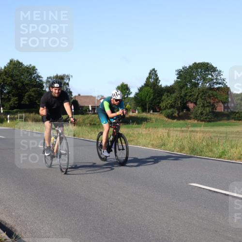 25.08.2024 - Elbe Triathlon Hamburg Fuchs,  Jonas http://msf.ph/oto/6868448 25.08.2024 09:30:43 Radfahren 250, 70, 44, 304, 362 meine-sportfotos.de