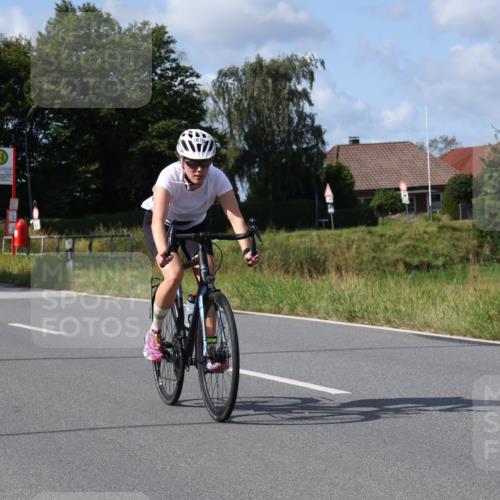 25.08.2024 - Elbe Triathlon Hamburg Fuchs,  Jonas http://msf.ph/oto/6868449 25.08.2024 11:03:31 Radfahren 1698, 1626, 1619, 1608, 1680 meine-sportfotos.de