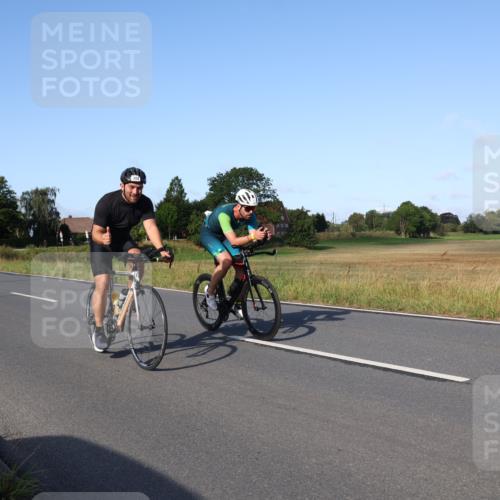 25.08.2024 - Elbe Triathlon Hamburg Fuchs,  Jonas http://msf.ph/oto/6868456 25.08.2024 09:30:43 Radfahren 250, 70, 44, 304, 362 meine-sportfotos.de