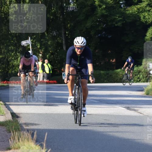 25.08.2024 - Elbe Triathlon Hamburg Fuchs,  Jonas http://msf.ph/oto/6868469 25.08.2024 09:30:53 Radfahren 438, 383, 145 meine-sportfotos.de