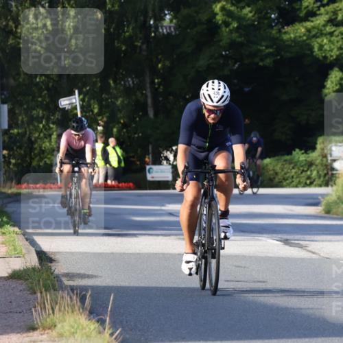 25.08.2024 - Elbe Triathlon Hamburg Fuchs,  Jonas http://msf.ph/oto/6868476 25.08.2024 09:30:53 Radfahren 438, 383, 145 meine-sportfotos.de