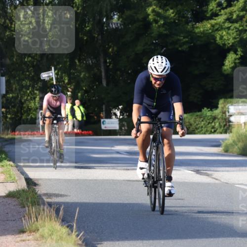 25.08.2024 - Elbe Triathlon Hamburg Fuchs,  Jonas http://msf.ph/oto/6868479 25.08.2024 09:30:53 Radfahren 438, 383, 145 meine-sportfotos.de