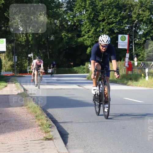 25.08.2024 - Elbe Triathlon Hamburg Fuchs,  Jonas http://msf.ph/oto/6868497 25.08.2024 09:30:54 Radfahren 438, 383, 145 meine-sportfotos.de