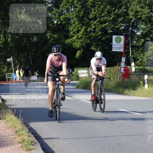25.08.2024 - Elbe Triathlon Hamburg Fuchs,  Jonas http://msf.ph/oto/6868514 25.08.2024 09:30:56 Radfahren 438, 383, 145, 400 meine-sportfotos.de