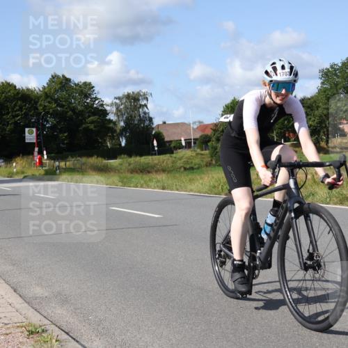 25.08.2024 - Elbe Triathlon Hamburg Fuchs,  Jonas http://msf.ph/oto/6868547 25.08.2024 11:03:41 Radfahren 1608, 1680, 1703, 1656 meine-sportfotos.de