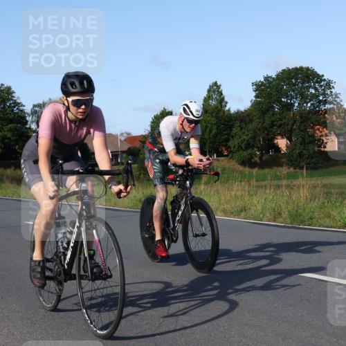 25.08.2024 - Elbe Triathlon Hamburg Fuchs,  Jonas http://msf.ph/oto/6868551 25.08.2024 09:30:58 Radfahren 438, 383, 145, 400, 254 meine-sportfotos.de