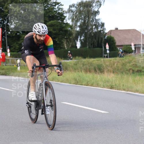25.08.2024 - Elbe Triathlon Hamburg Fuchs,  Jonas http://msf.ph/oto/6868555 25.08.2024 10:21:24 Radfahren 569, 659, 556, 613, 554 meine-sportfotos.de