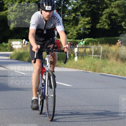 25.08.2024 - Elbe Triathlon Hamburg Fuchs,  Jonas http://msf.ph/oto/6868586 25.08.2024 09:31:03 Radfahren 383, 145, 400, 254, 271, 67, 113, 136 meine-sportfotos.de
