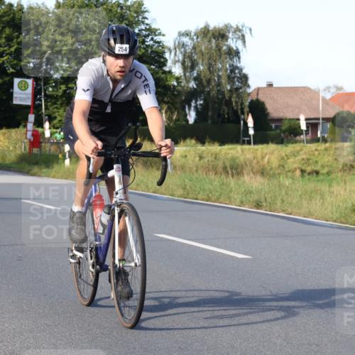 25.08.2024 - Elbe Triathlon Hamburg Fuchs,  Jonas http://msf.ph/oto/6868593 25.08.2024 09:31:03 Radfahren 383, 145, 400, 254, 271, 67, 113, 136 meine-sportfotos.de