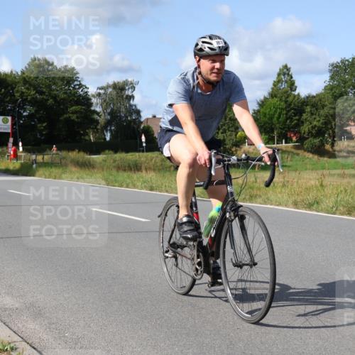 25.08.2024 - Elbe Triathlon Hamburg Fuchs,  Jonas http://msf.ph/oto/6868594 25.08.2024 11:03:50 Radfahren 787, 1683, 1441 meine-sportfotos.de