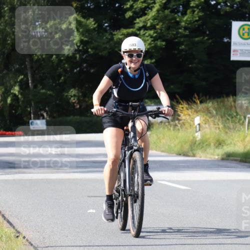 25.08.2024 - Elbe Triathlon Hamburg Fuchs,  Jonas http://msf.ph/oto/6868603 25.08.2024 11:03:53 Radfahren 787, 1683, 1441 meine-sportfotos.de