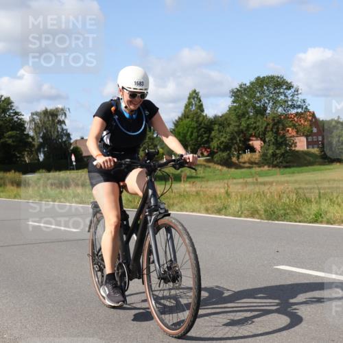 25.08.2024 - Elbe Triathlon Hamburg Fuchs,  Jonas http://msf.ph/oto/6868619 25.08.2024 11:03:54 Radfahren 787, 1683, 1441, 1697 meine-sportfotos.de