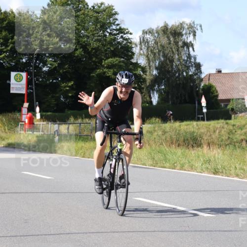 25.08.2024 - Elbe Triathlon Hamburg Fuchs,  Jonas http://msf.ph/oto/6868629 25.08.2024 11:03:56 Radfahren 1683, 1441, 1697 meine-sportfotos.de