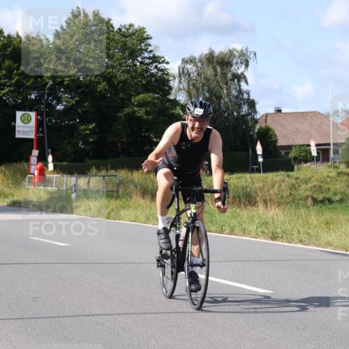 25.08.2024 - Elbe Triathlon Hamburg Fuchs,  Jonas http://msf.ph/oto/6868633 25.08.2024 11:03:56 Radfahren 1683, 1441, 1697 meine-sportfotos.de