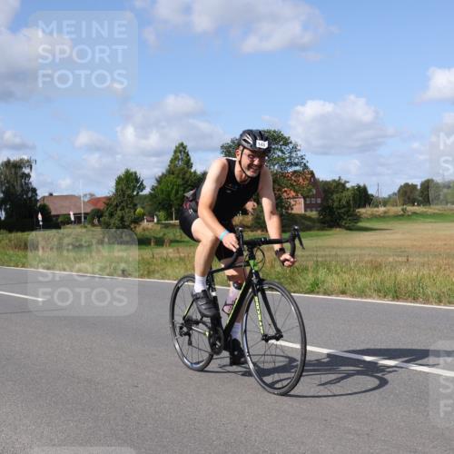 25.08.2024 - Elbe Triathlon Hamburg Fuchs,  Jonas http://msf.ph/oto/6868646 25.08.2024 11:03:57 Radfahren 1683, 1441, 1697 meine-sportfotos.de