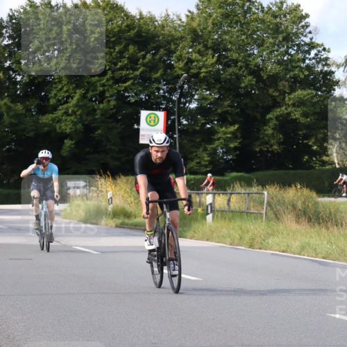 25.08.2024 - Elbe Triathlon Hamburg Fuchs,  Jonas http://msf.ph/oto/6868660 25.08.2024 10:21:35 Radfahren 554, 357, 476, 614, 652, 584, 529, 611 meine-sportfotos.de