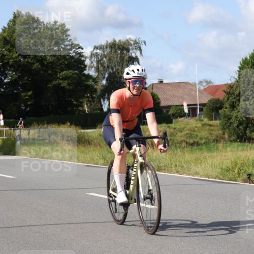 25.08.2024 - Elbe Triathlon Hamburg Fuchs,  Jonas http://msf.ph/oto/6868662 25.08.2024 11:04:01 Radfahren 1441, 1697, 1414 meine-sportfotos.de
