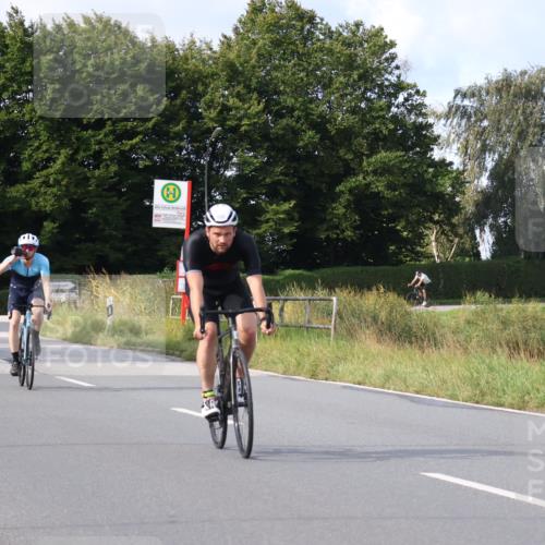 25.08.2024 - Elbe Triathlon Hamburg Fuchs,  Jonas http://msf.ph/oto/6868663 25.08.2024 10:21:35 Radfahren 554, 357, 476, 614, 652, 584, 529, 611 meine-sportfotos.de