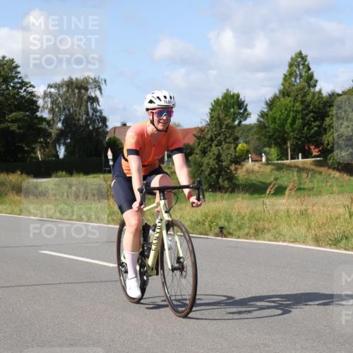 25.08.2024 - Elbe Triathlon Hamburg Fuchs,  Jonas http://msf.ph/oto/6868664 25.08.2024 11:04:01 Radfahren 1441, 1697, 1414 meine-sportfotos.de