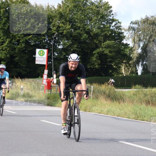 25.08.2024 - Elbe Triathlon Hamburg Fuchs,  Jonas http://msf.ph/oto/6868668 25.08.2024 10:21:35 Radfahren 554, 357, 476, 614, 652, 584, 529, 611 meine-sportfotos.de