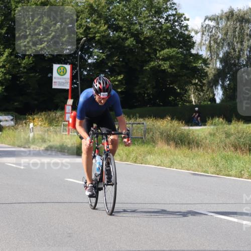 25.08.2024 - Elbe Triathlon Hamburg Fuchs,  Jonas http://msf.ph/oto/6868677 25.08.2024 11:04:04 Radfahren 1697, 1414, 1624 meine-sportfotos.de