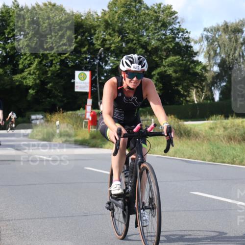 25.08.2024 - Elbe Triathlon Hamburg Fuchs,  Jonas http://msf.ph/oto/6868705 25.08.2024 10:21:38 Radfahren 357, 476, 614, 652, 584, 529, 611, 646 meine-sportfotos.de