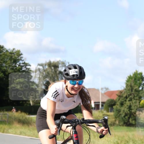 25.08.2024 - Elbe Triathlon Hamburg Fuchs,  Jonas http://msf.ph/oto/6868706 25.08.2024 11:04:10 Radfahren 1414, 1624, 1432, 1437 meine-sportfotos.de