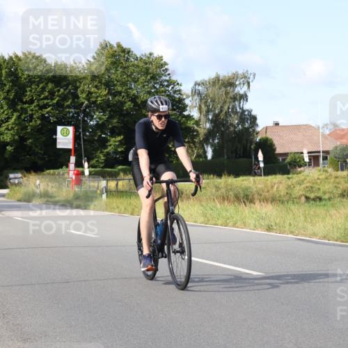 25.08.2024 - Elbe Triathlon Hamburg Fuchs,  Jonas http://msf.ph/oto/6868719 25.08.2024 10:21:40 Radfahren 614, 652, 584, 529, 611, 646, 601 meine-sportfotos.de