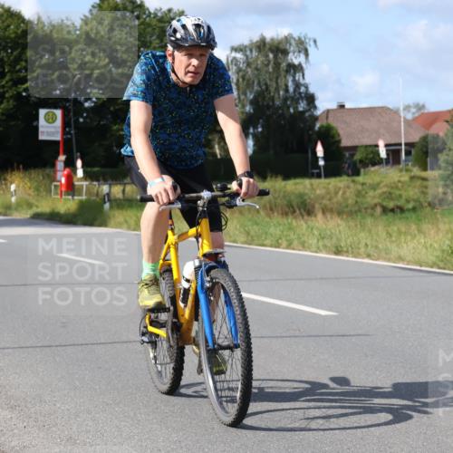 25.08.2024 - Elbe Triathlon Hamburg Fuchs,  Jonas http://msf.ph/oto/6868725 25.08.2024 11:04:14 Radfahren 1624, 1432, 1437, 1640 meine-sportfotos.de