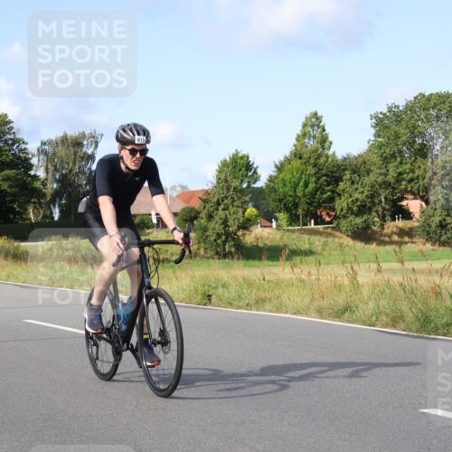 25.08.2024 - Elbe Triathlon Hamburg Fuchs,  Jonas http://msf.ph/oto/6868726 25.08.2024 10:21:40 Radfahren 614, 652, 584, 529, 611, 646, 601 meine-sportfotos.de