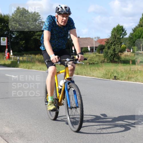 25.08.2024 - Elbe Triathlon Hamburg Fuchs,  Jonas http://msf.ph/oto/6868729 25.08.2024 11:04:14 Radfahren 1624, 1432, 1437, 1640 meine-sportfotos.de