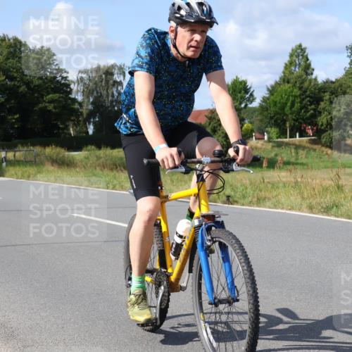 25.08.2024 - Elbe Triathlon Hamburg Fuchs,  Jonas http://msf.ph/oto/6868734 25.08.2024 11:04:14 Radfahren 1624, 1432, 1437, 1640 meine-sportfotos.de