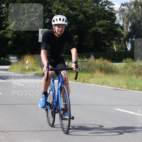25.08.2024 - Elbe Triathlon Hamburg Fuchs,  Jonas http://msf.ph/oto/6868737 25.08.2024 11:04:16 Radfahren 1432, 1437, 1640, 1667, 1601 meine-sportfotos.de