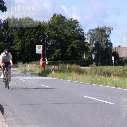 25.08.2024 - Elbe Triathlon Hamburg Fuchs,  Jonas http://msf.ph/oto/6868746 25.08.2024 10:21:45 Radfahren 611, 646, 601 meine-sportfotos.de