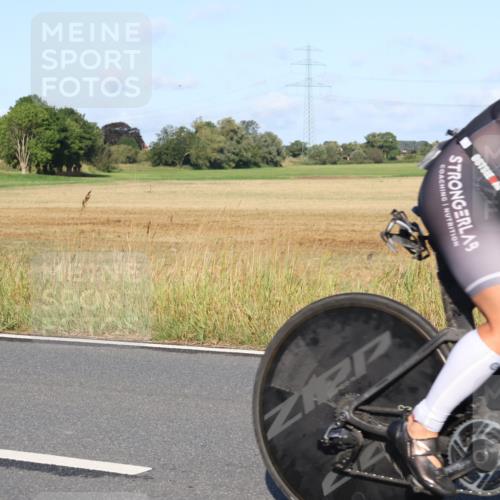 25.08.2024 - Elbe Triathlon Hamburg Fuchs,  Jonas http://msf.ph/oto/6868755 25.08.2024 09:31:16 Radfahren 187, 257, 302, 307, 312, 482, 243, 72 meine-sportfotos.de
