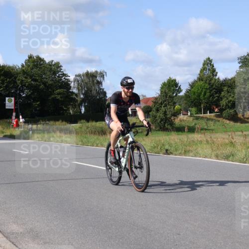 25.08.2024 - Elbe Triathlon Hamburg Fuchs,  Jonas http://msf.ph/oto/6868790 25.08.2024 11:04:23 Radfahren 1640, 1667, 1601, 1679 meine-sportfotos.de