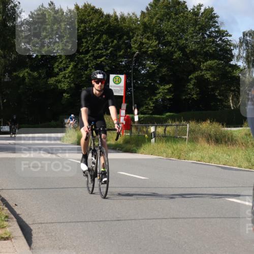25.08.2024 - Elbe Triathlon Hamburg Fuchs,  Jonas http://msf.ph/oto/6868800 25.08.2024 10:21:58 Radfahren 553, 382, 631, 588, 593, 460, 570 meine-sportfotos.de
