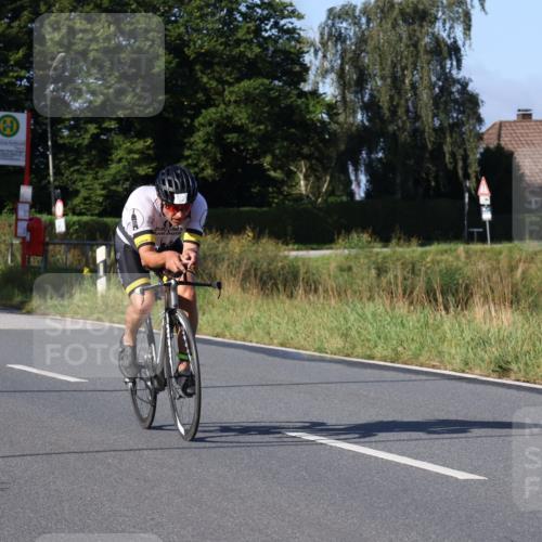 25.08.2024 - Elbe Triathlon Hamburg Fuchs,  Jonas http://msf.ph/oto/6868803 25.08.2024 09:31:21 Radfahren 312, 482, 243, 72, 277, 125, 351 meine-sportfotos.de