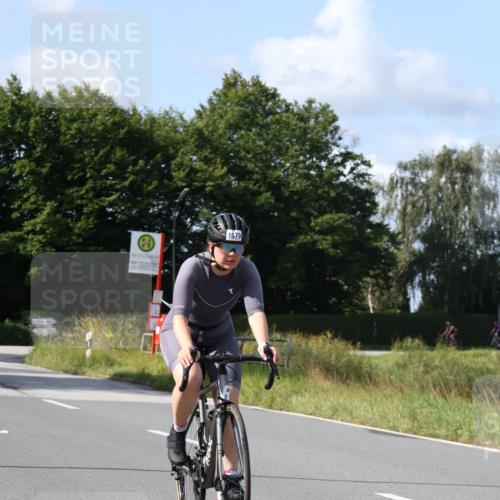 25.08.2024 - Elbe Triathlon Hamburg Fuchs,  Jonas http://msf.ph/oto/6868807 25.08.2024 11:04:29 Radfahren 1679, 788, 1662 meine-sportfotos.de