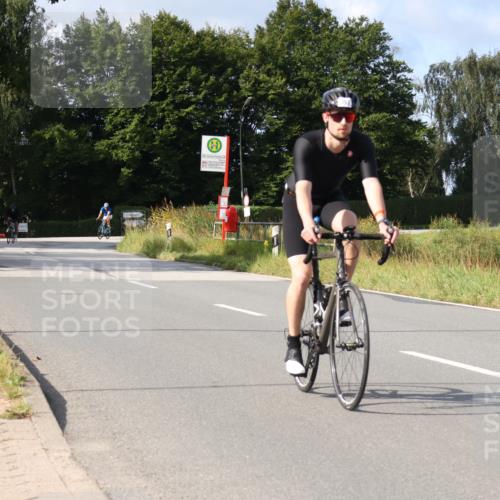 25.08.2024 - Elbe Triathlon Hamburg Fuchs,  Jonas http://msf.ph/oto/6868812 25.08.2024 10:21:58 Radfahren 553, 382, 631, 588, 593, 460, 570 meine-sportfotos.de