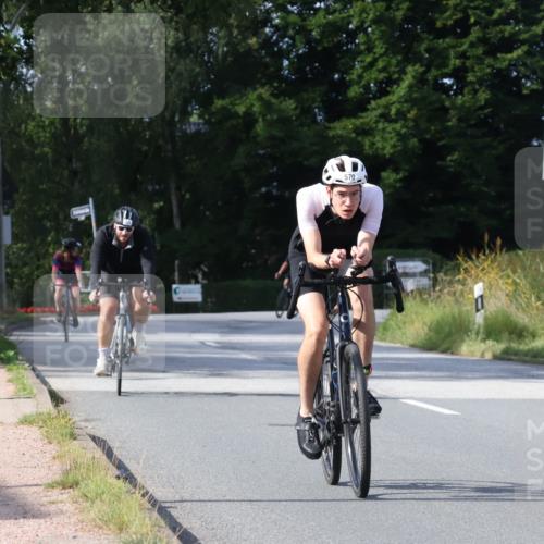 25.08.2024 - Elbe Triathlon Hamburg Fuchs,  Jonas http://msf.ph/oto/6868831 25.08.2024 10:22:03 Radfahren 588, 593, 460, 570, 633, 559, 517 meine-sportfotos.de