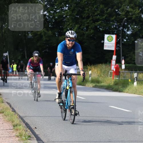 25.08.2024 - Elbe Triathlon Hamburg Fuchs,  Jonas http://msf.ph/oto/6868856 25.08.2024 10:22:07 Radfahren 460, 570, 633, 559, 517, 622, 660, 538, 389, 654 meine-sportfotos.de