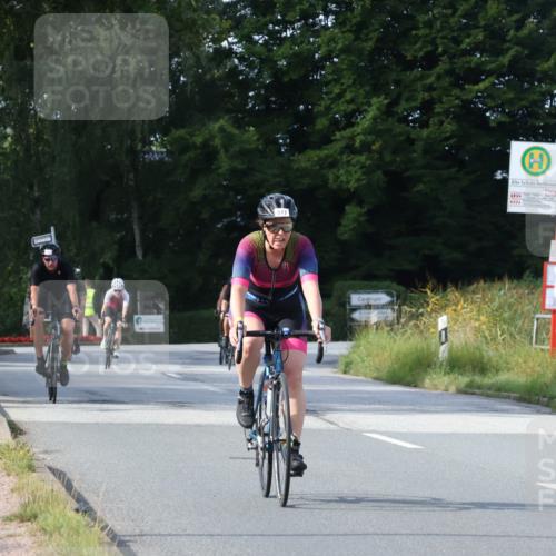 25.08.2024 - Elbe Triathlon Hamburg Fuchs,  Jonas http://msf.ph/oto/6868863 25.08.2024 10:22:07 Radfahren 460, 570, 633, 559, 517, 622, 660, 538, 389, 654 meine-sportfotos.de