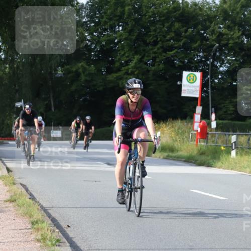 25.08.2024 - Elbe Triathlon Hamburg Fuchs,  Jonas http://msf.ph/oto/6868874 25.08.2024 10:22:08 Radfahren 460, 570, 633, 559, 517, 622, 660, 538, 389, 654 meine-sportfotos.de