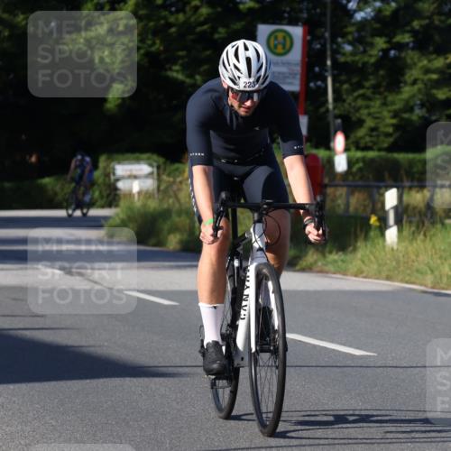 25.08.2024 - Elbe Triathlon Hamburg Fuchs,  Jonas http://msf.ph/oto/6868882 25.08.2024 09:31:30 Radfahren 277, 125, 351, 223, 242 meine-sportfotos.de