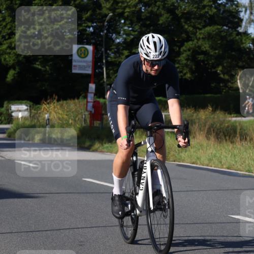 25.08.2024 - Elbe Triathlon Hamburg Fuchs,  Jonas http://msf.ph/oto/6868890 25.08.2024 09:31:30 Radfahren 277, 125, 351, 223, 242 meine-sportfotos.de